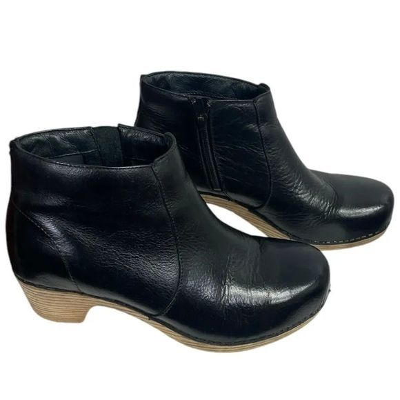 Dansko Maria Black Leather Bootie Low Heeled Ankle Boot size EUR 38 US 7.5-8 - Picture 1 of 16